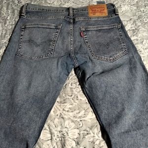 Levis 512